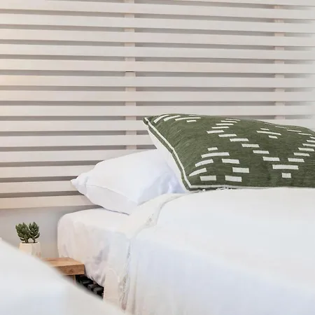 Japandi Duplex Centre براغ