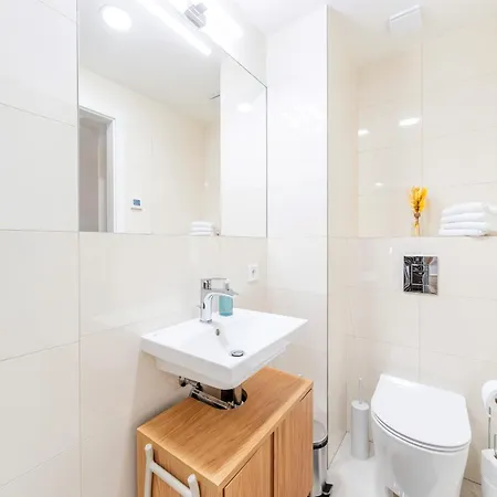 Japandi Duplex Centre شقة